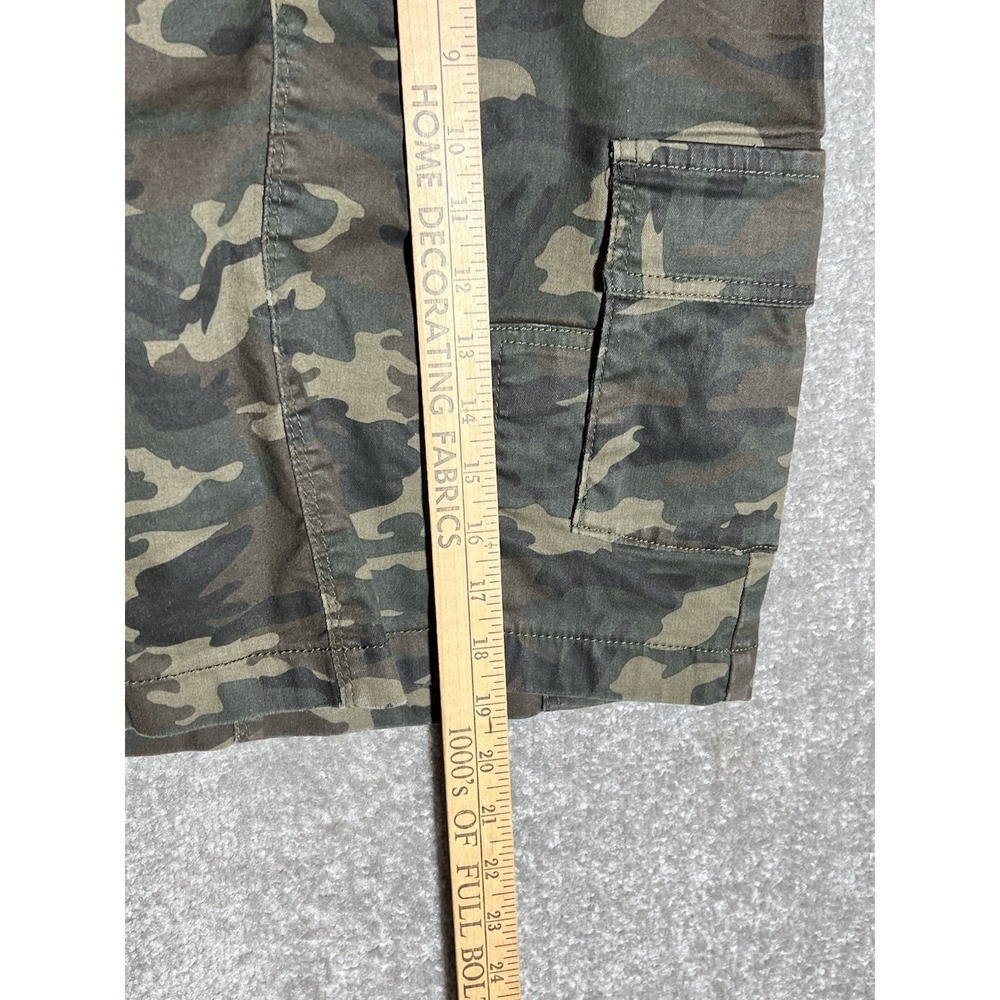 Coco + Carmen Cargo Jean Skirt Womens Sz Medium Green Camouflage Pockets Pull On - Picture 9 of 9